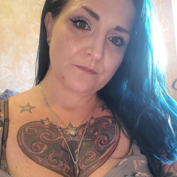 Meet your Posher, Amy - Picture 2 of 3